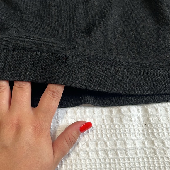 Banana Republic Merino Wool Sweater || minor flaws - Picture 4 of 8